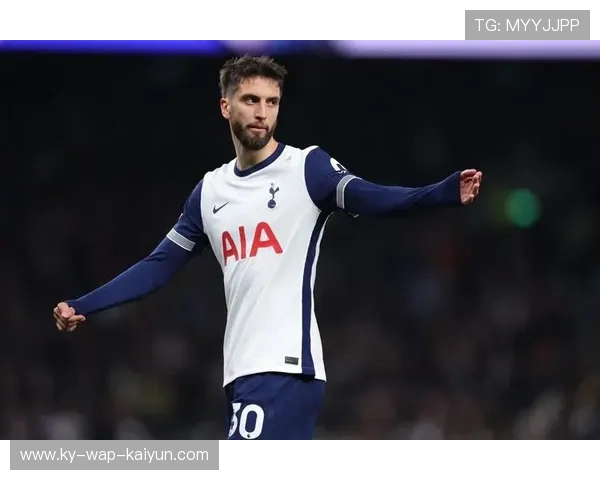 热刺本坦库尔远射反弹入网创造奇迹，成为足坛新传奇