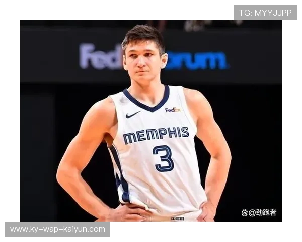 阿伦外线三分稳稳命中,菲尼克斯替补端贡献巨大